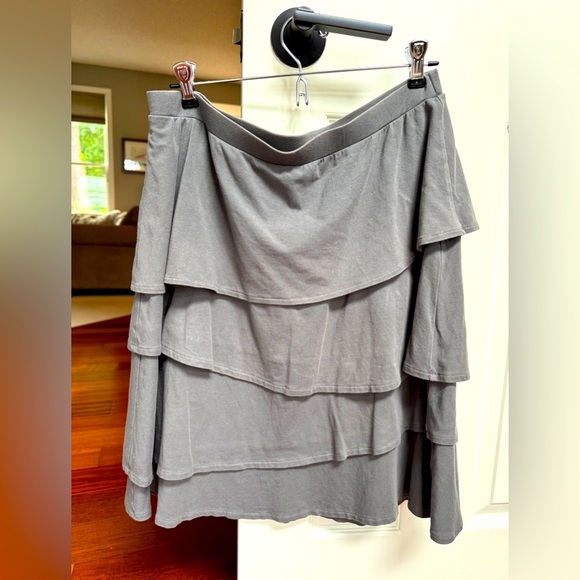 Hanna Andersson Gray Knee-Length Ruffle Skirt - Picture 2 of 5
